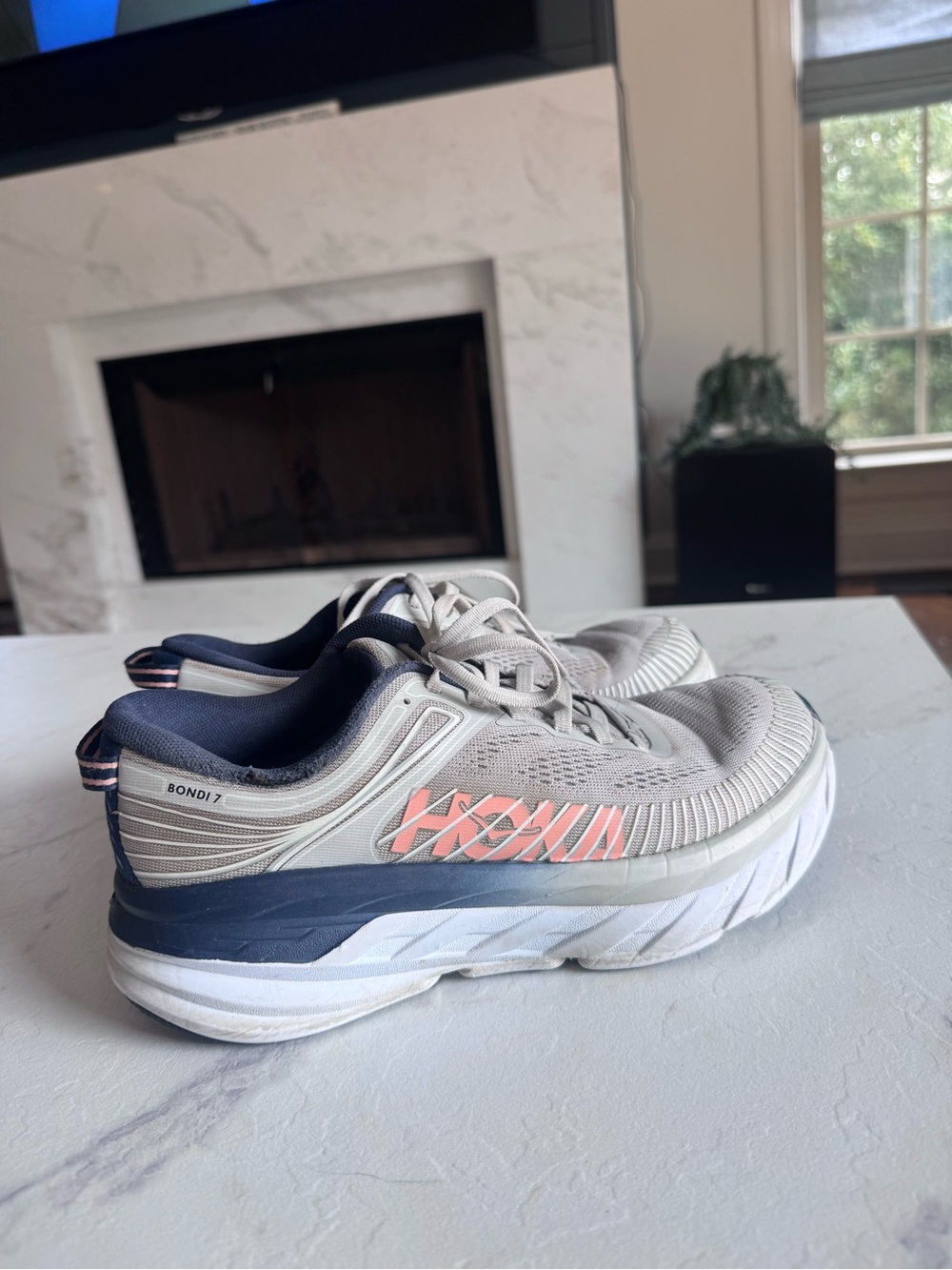 Hoka One One Bondi 7 Woman’s Size 7.5 Navy / Coral / Running sneakers shoes